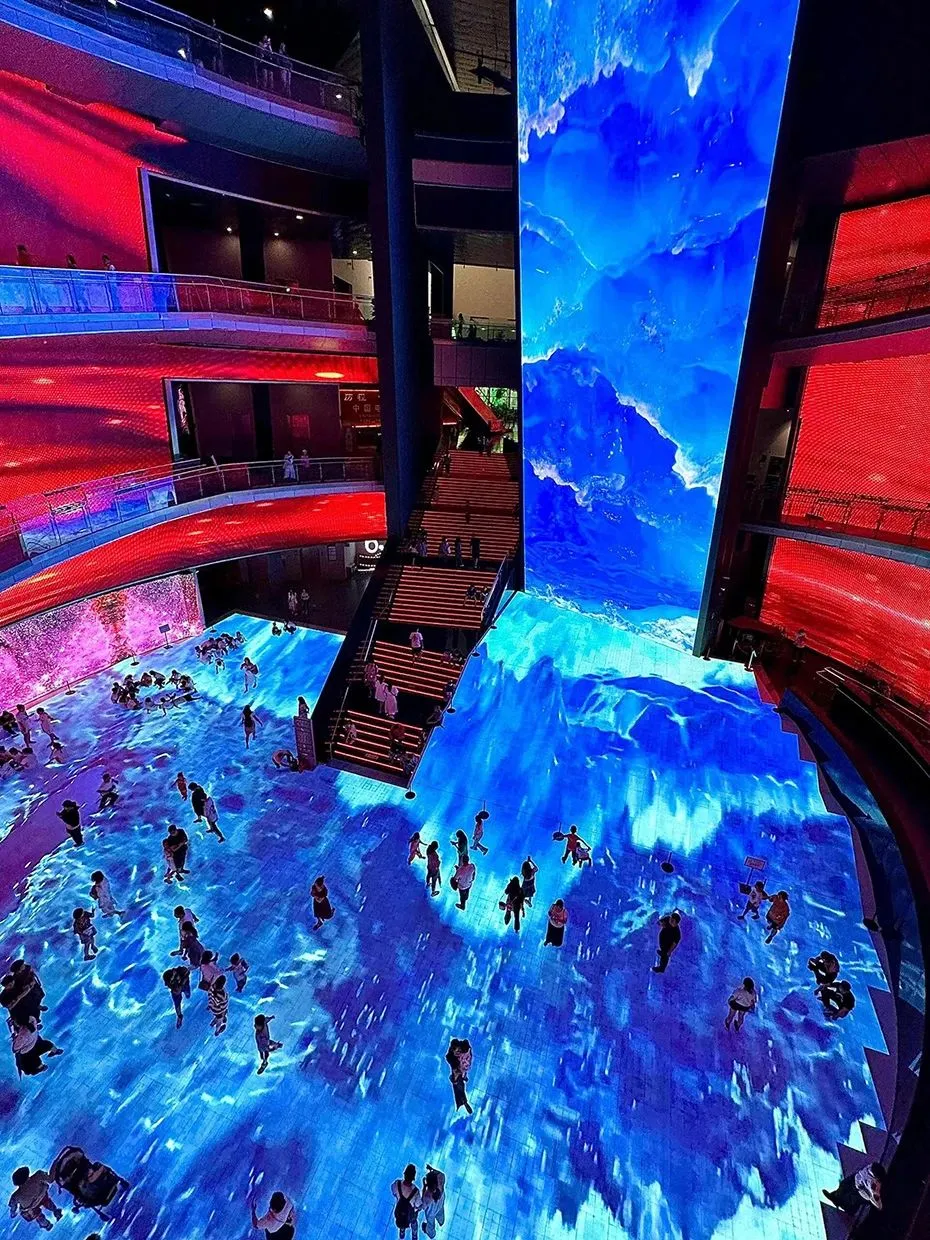 Waterfall screen and floor tile screen Waterfall screen and floor tile screen